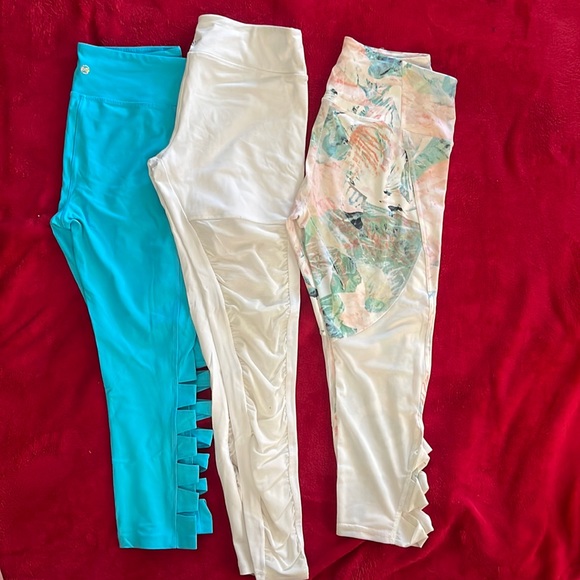 3 pair of 3/4 leggings Abs/RBX/forever21 all size large - Picture 1 of 5